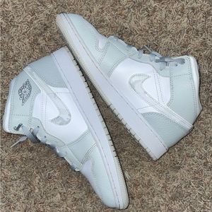 Jordan 1 Mid, Grey Camo (GS 5.5, fits womens 7)
